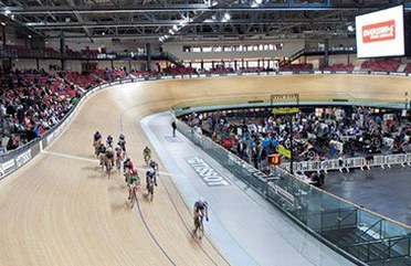 velo1.jpeg Velódromo de Saint-Quentin-En-Yvelines, Francia
