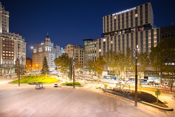 Plaza de España - Thorn Contrast